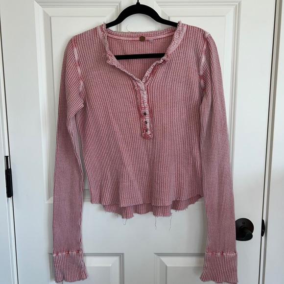 Free People Waffle Weave Thermal Long Sleeve Raw Edge Henley Top Pink Medium - Picture 1 of 8
